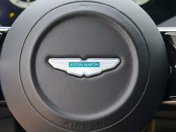ASTON MARTIN DB12 Coupe