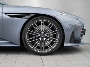 ASTON MARTIN DB12 V8 Coupe