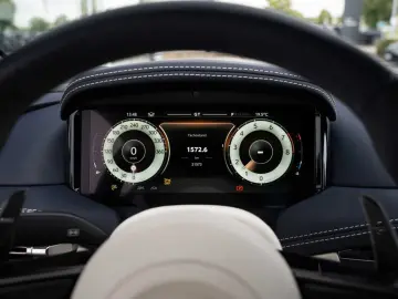 ASTON MARTIN DB12 V8 Coupe