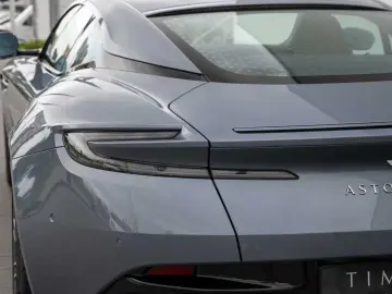 ASTON MARTIN DB12 V8 Coupe