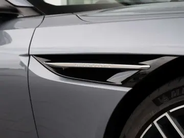 ASTON MARTIN DB12 V8 Coupe