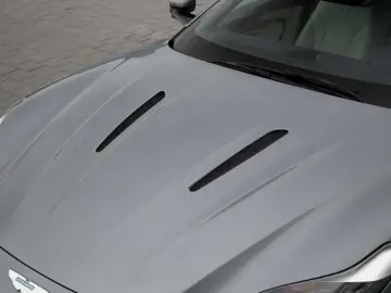 ASTON MARTIN DB12 V8 Coupe