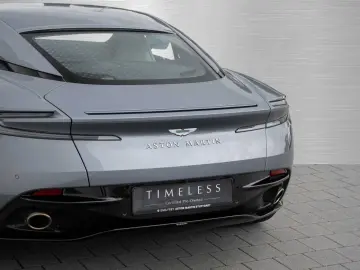 ASTON MARTIN DB12 V8 Coupe