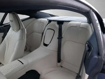 ASTON MARTIN DB12 V8 Coupe