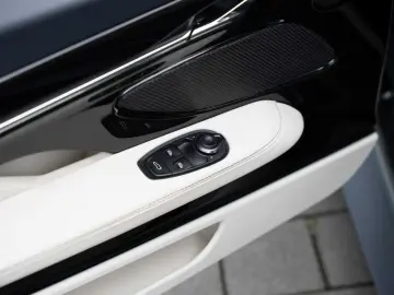 ASTON MARTIN DB12 V8 Coupe