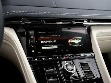 ASTON MARTIN DB12 V8 Coupe