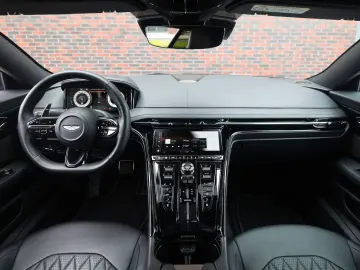 ASTON MARTIN DB12 4.0 V8   360 camera - Scheckheft