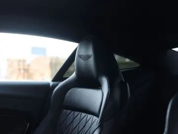 ASTON MARTIN DB12 4.0 V8   360 camera - Scheckheft