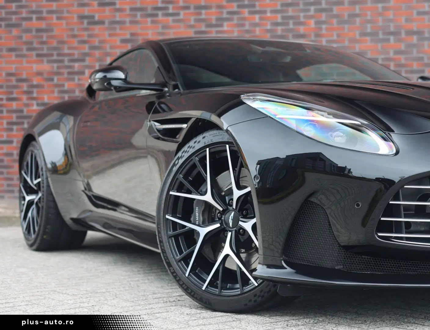 ASTON MARTIN DB12 4.0 V8   360 camera - Scheckheft