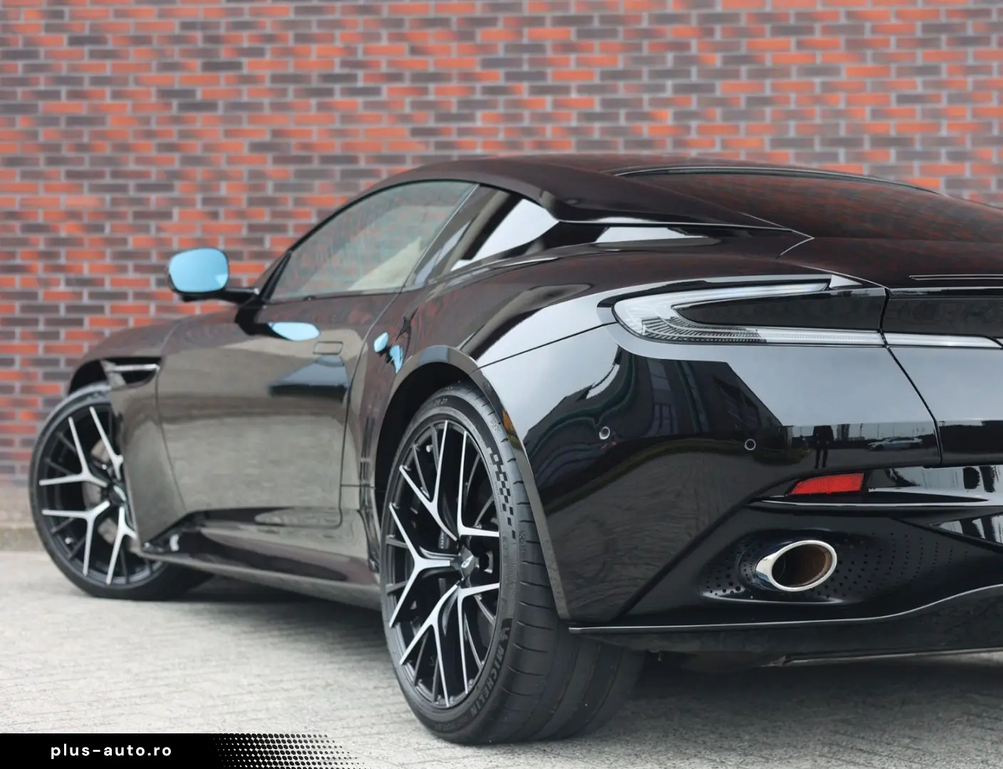 ASTON MARTIN DB12 4.0 V8   360 camera - Scheckheft