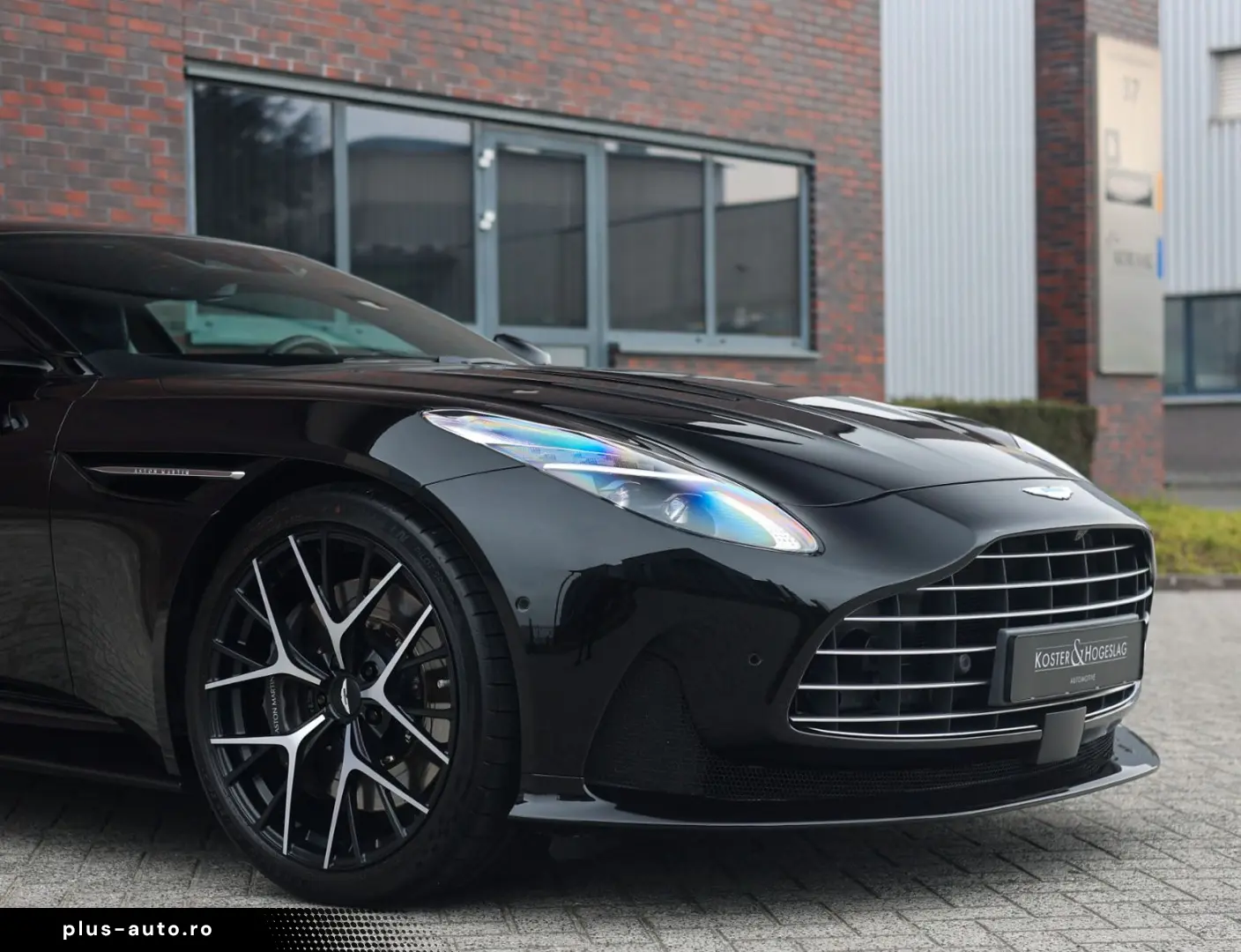 ASTON MARTIN DB12 4.0 V8   360 camera - Scheckheft