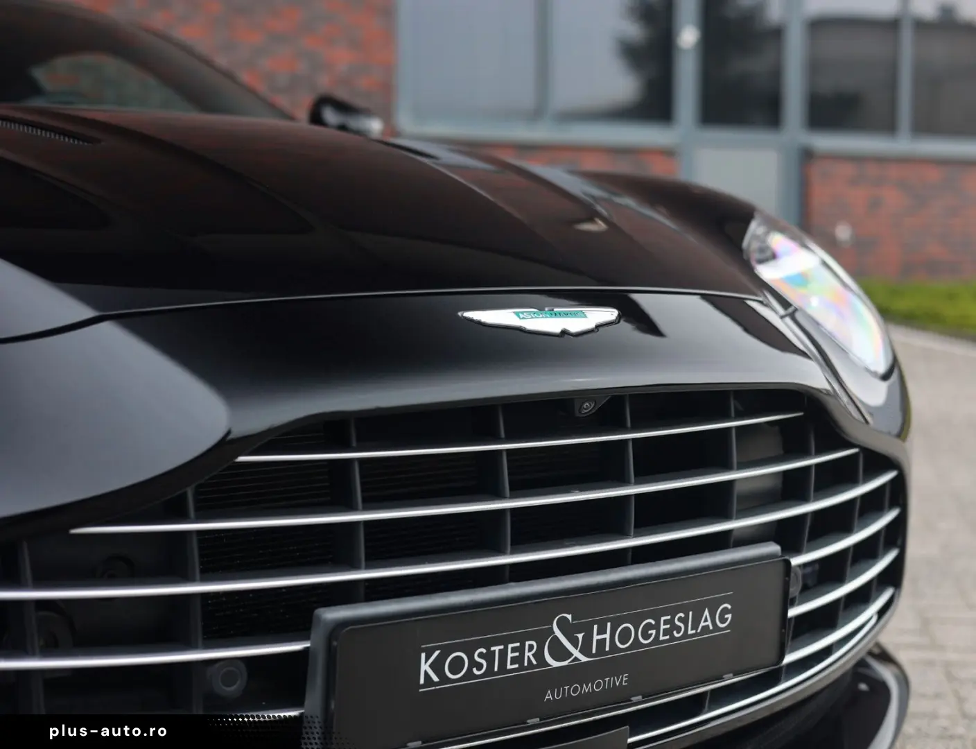 ASTON MARTIN DB12 4.0 V8   360 camera - Scheckheft