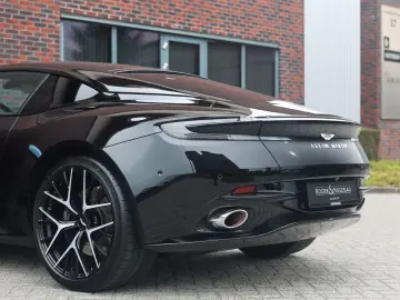 ASTON MARTIN DB12 4.0 V8   360 camera - Scheckheft