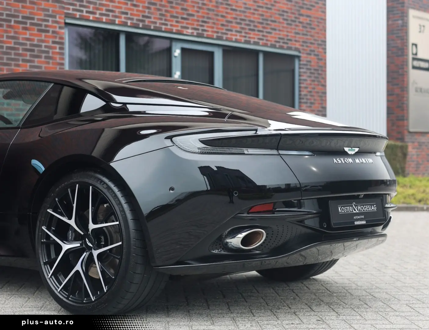 ASTON MARTIN DB12 4.0 V8   360 camera - Scheckheft