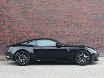 ASTON MARTIN DB12 4.0 V8   360 camera - Scheckheft