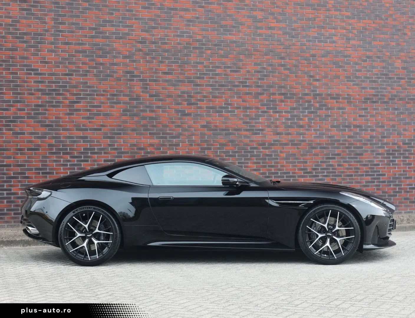 ASTON MARTIN DB12 4.0 V8   360 camera - Scheckheft