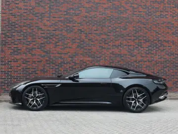 ASTON MARTIN DB12 4.0 V8   360 camera - Scheckheft