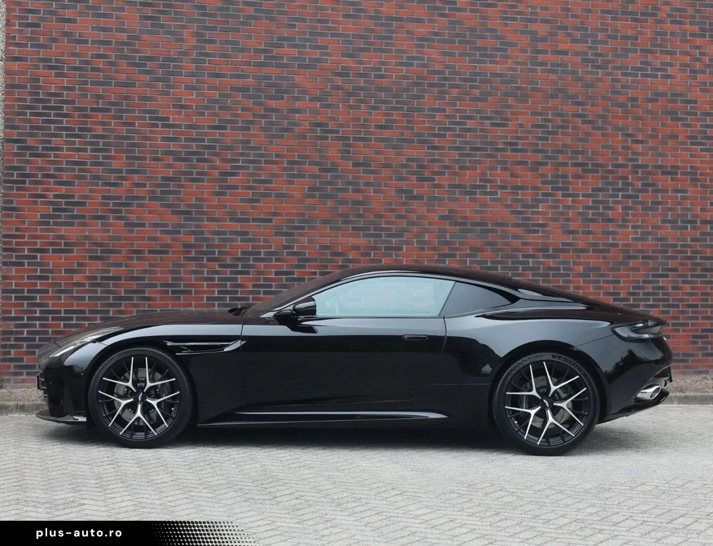 ASTON MARTIN DB12 4.0 V8   360 camera - Scheckheft