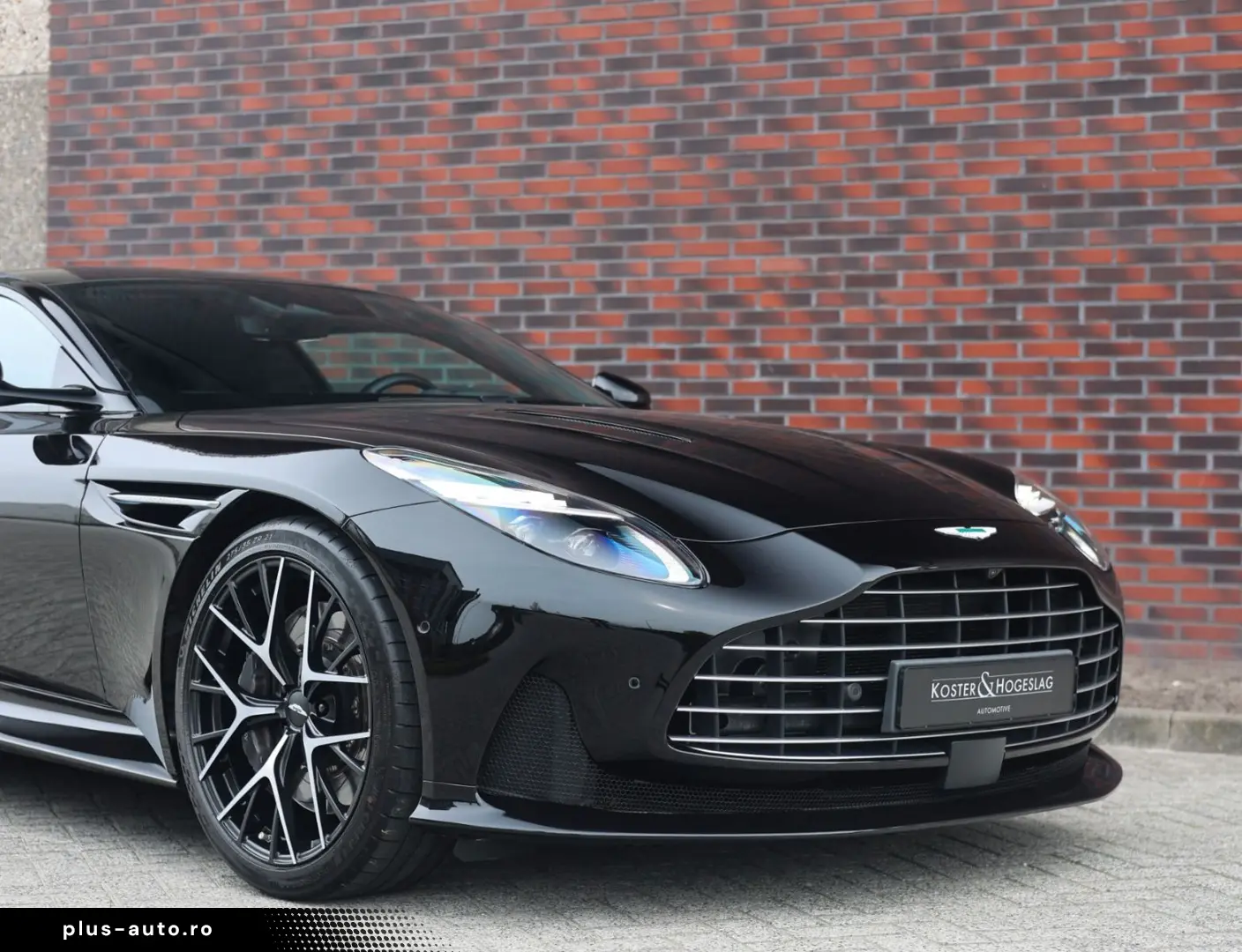 ASTON MARTIN DB12 4.0 V8   360 camera - Scheckheft