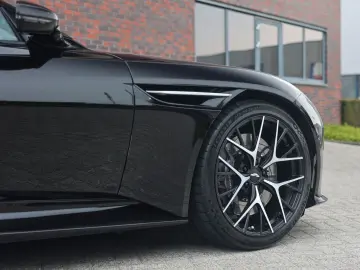 ASTON MARTIN DB12 4.0 V8   360 camera - Scheckheft