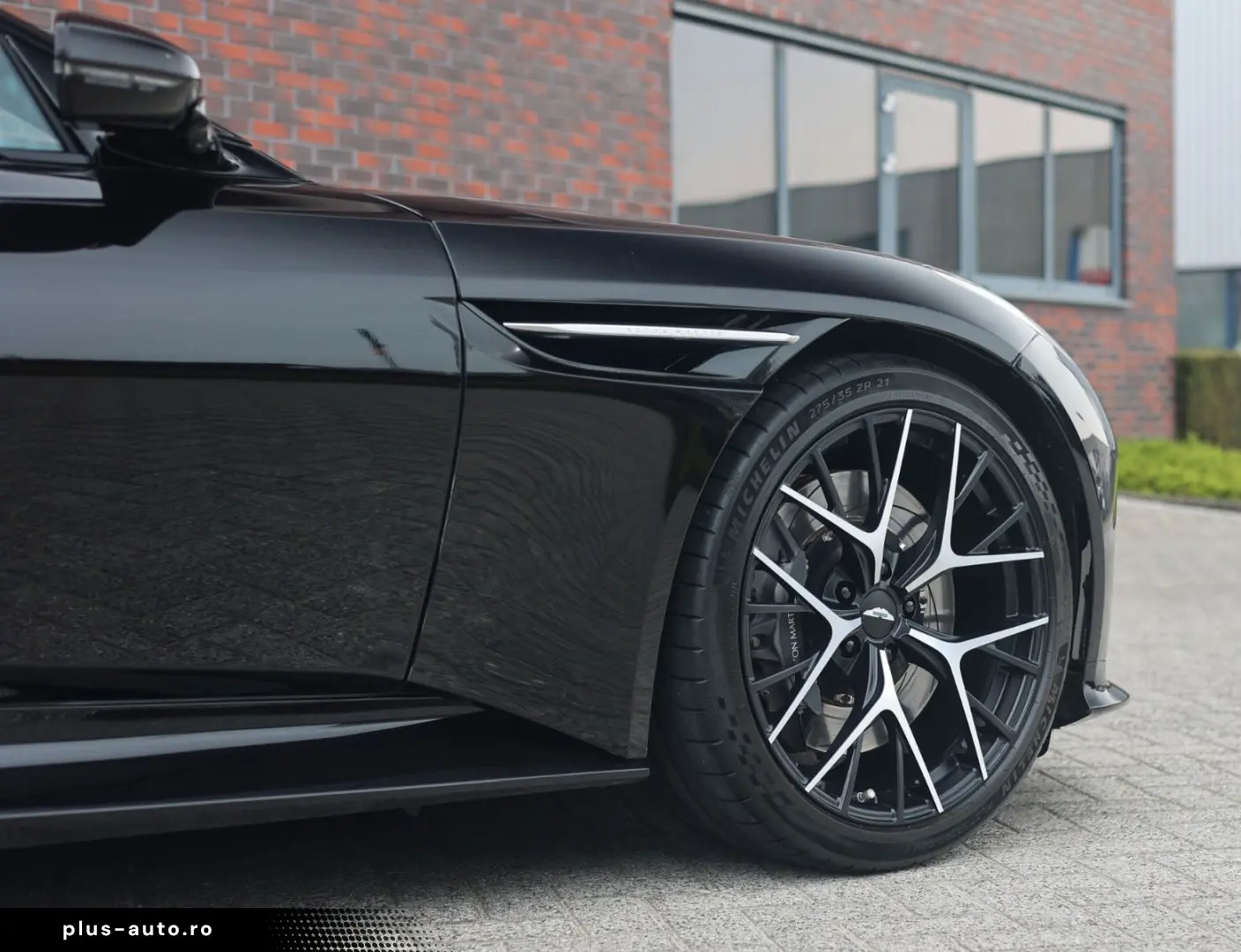 ASTON MARTIN DB12 4.0 V8   360 camera - Scheckheft