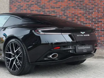 ASTON MARTIN DB12 4.0 V8   360 camera - Scheckheft