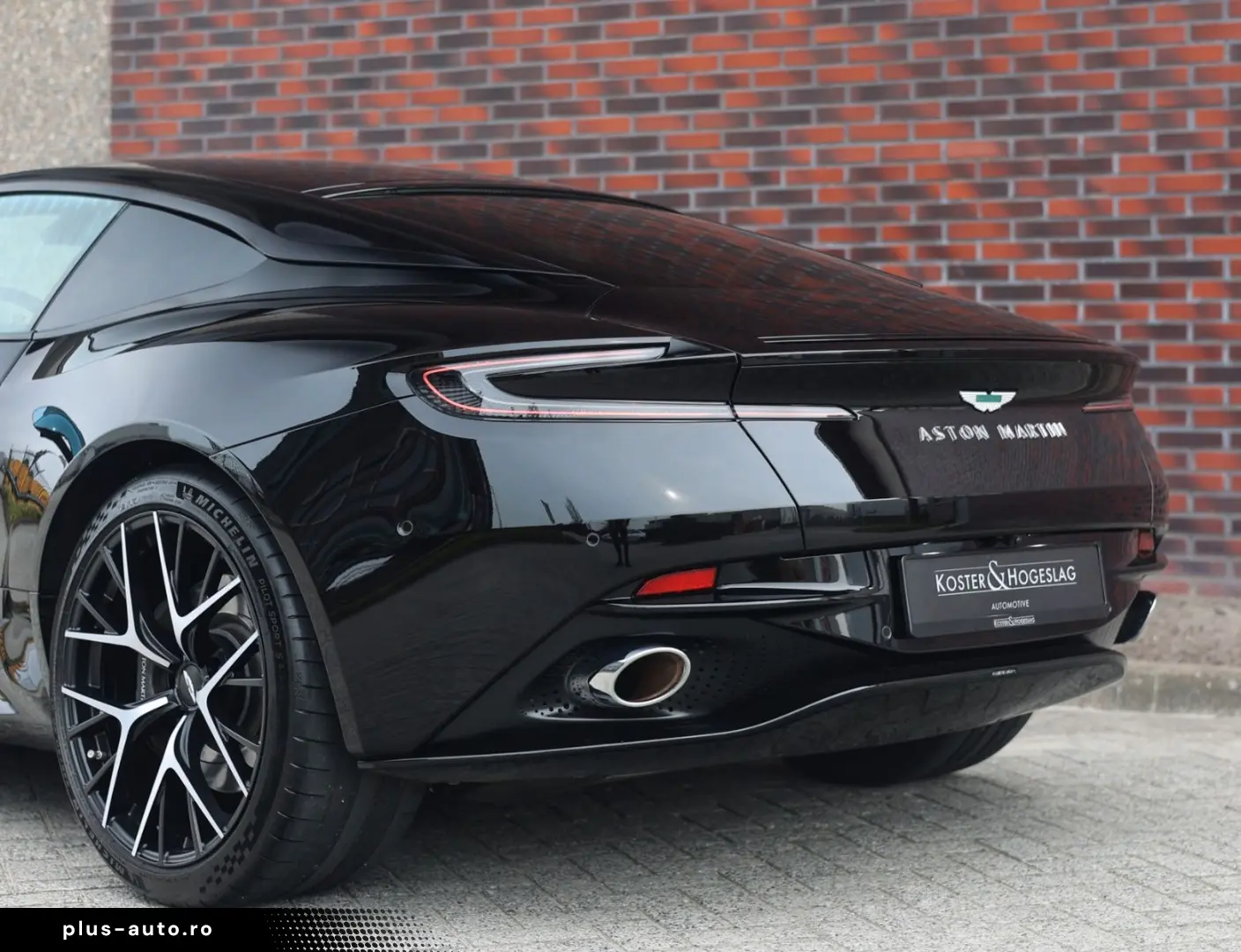 ASTON MARTIN DB12 4.0 V8   360 camera - Scheckheft