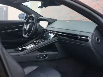 ASTON MARTIN DB12 4.0 V8   360 camera - Scheckheft