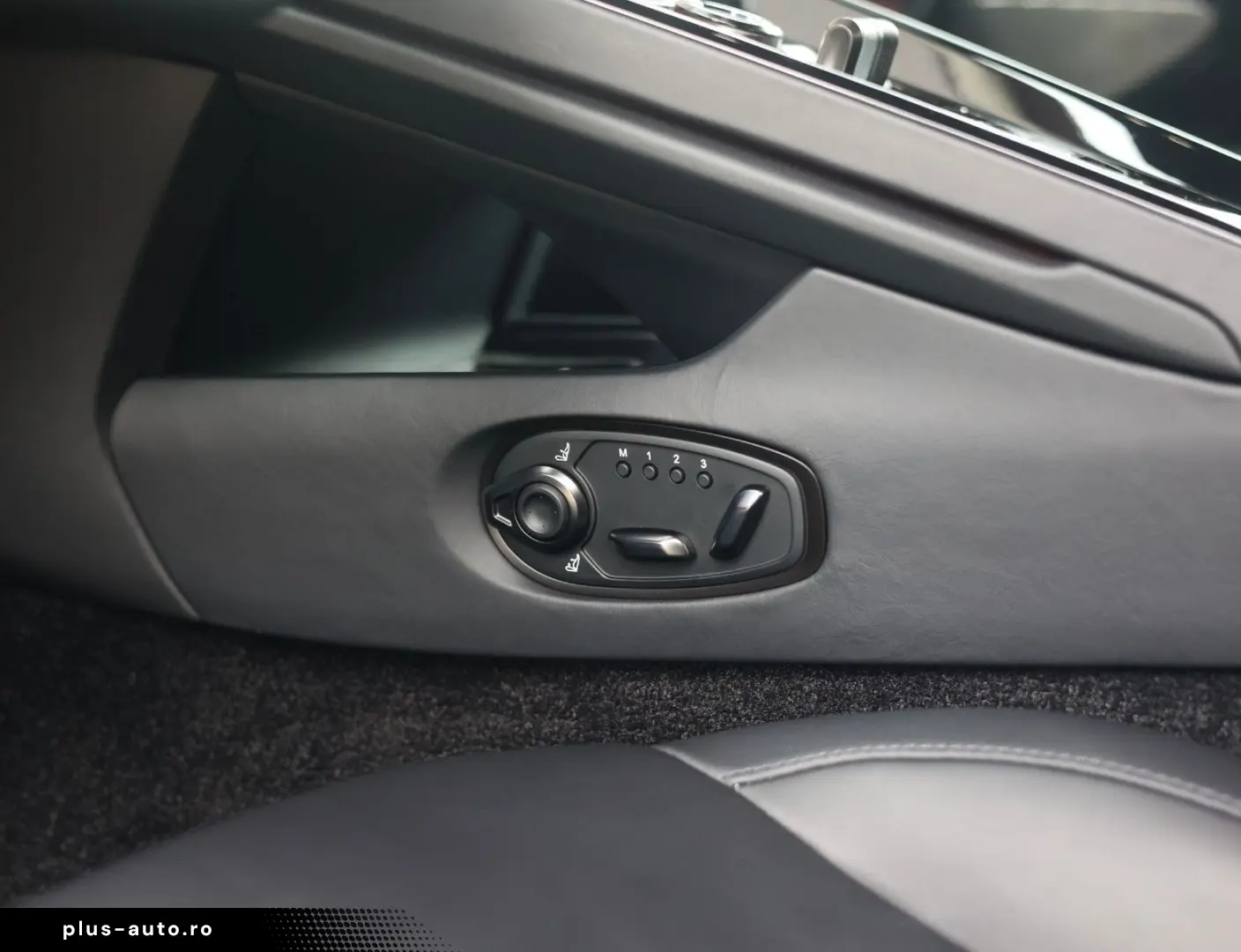 ASTON MARTIN DB12 4.0 V8   360 camera - Scheckheft