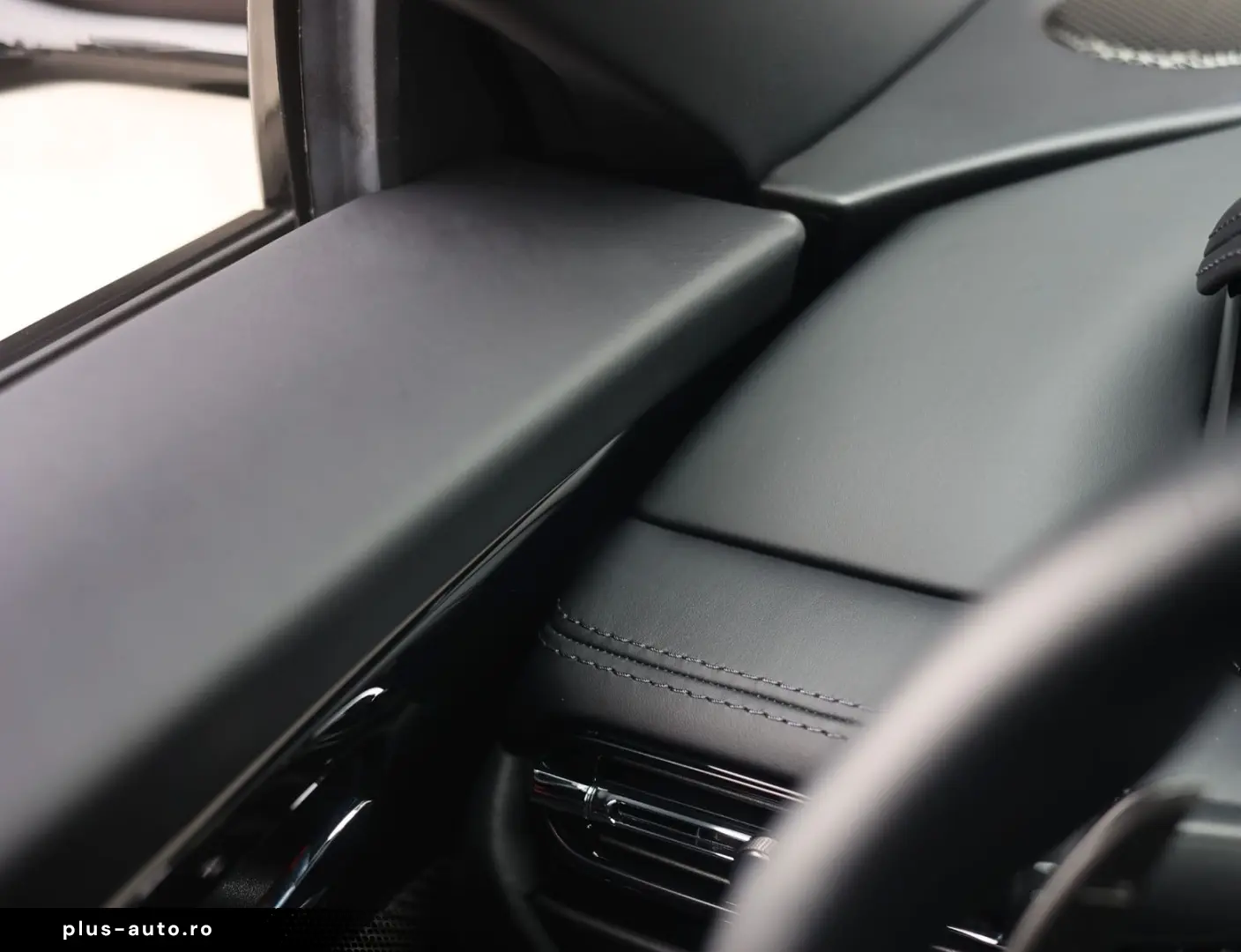 ASTON MARTIN DB12 4.0 V8   360 camera - Scheckheft