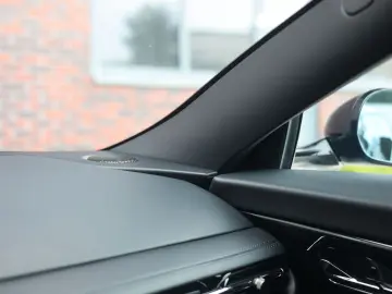ASTON MARTIN DB12 4.0 V8   360 camera - Scheckheft