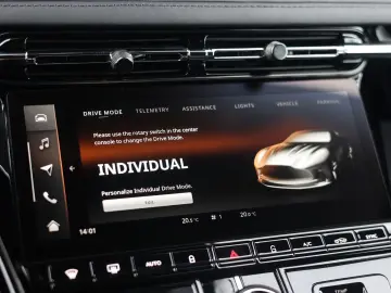 ASTON MARTIN DB12 4.0 V8   360 camera - Scheckheft