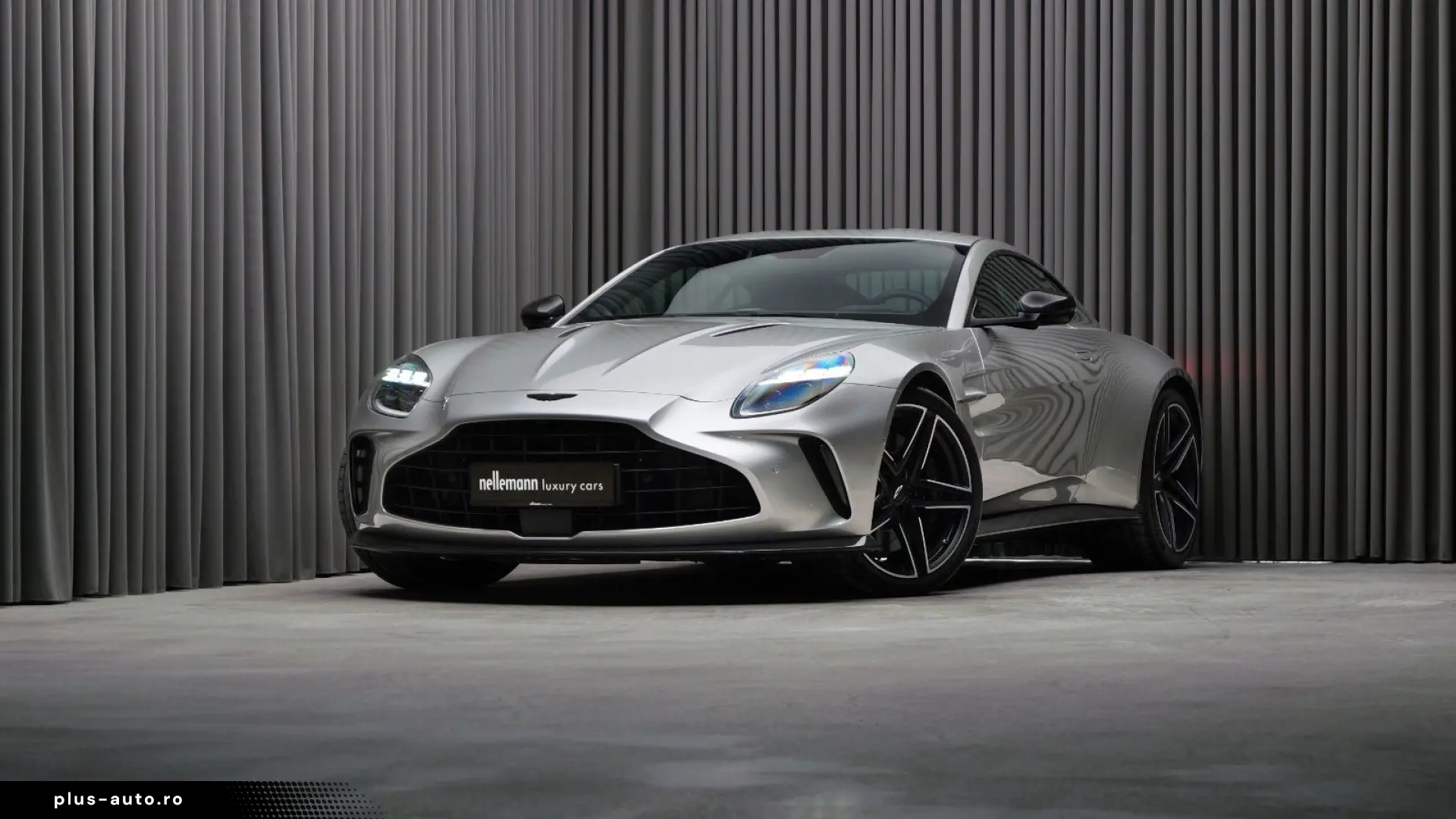 ASTON MARTIN w. Full Carbon Pack and B&W Audio