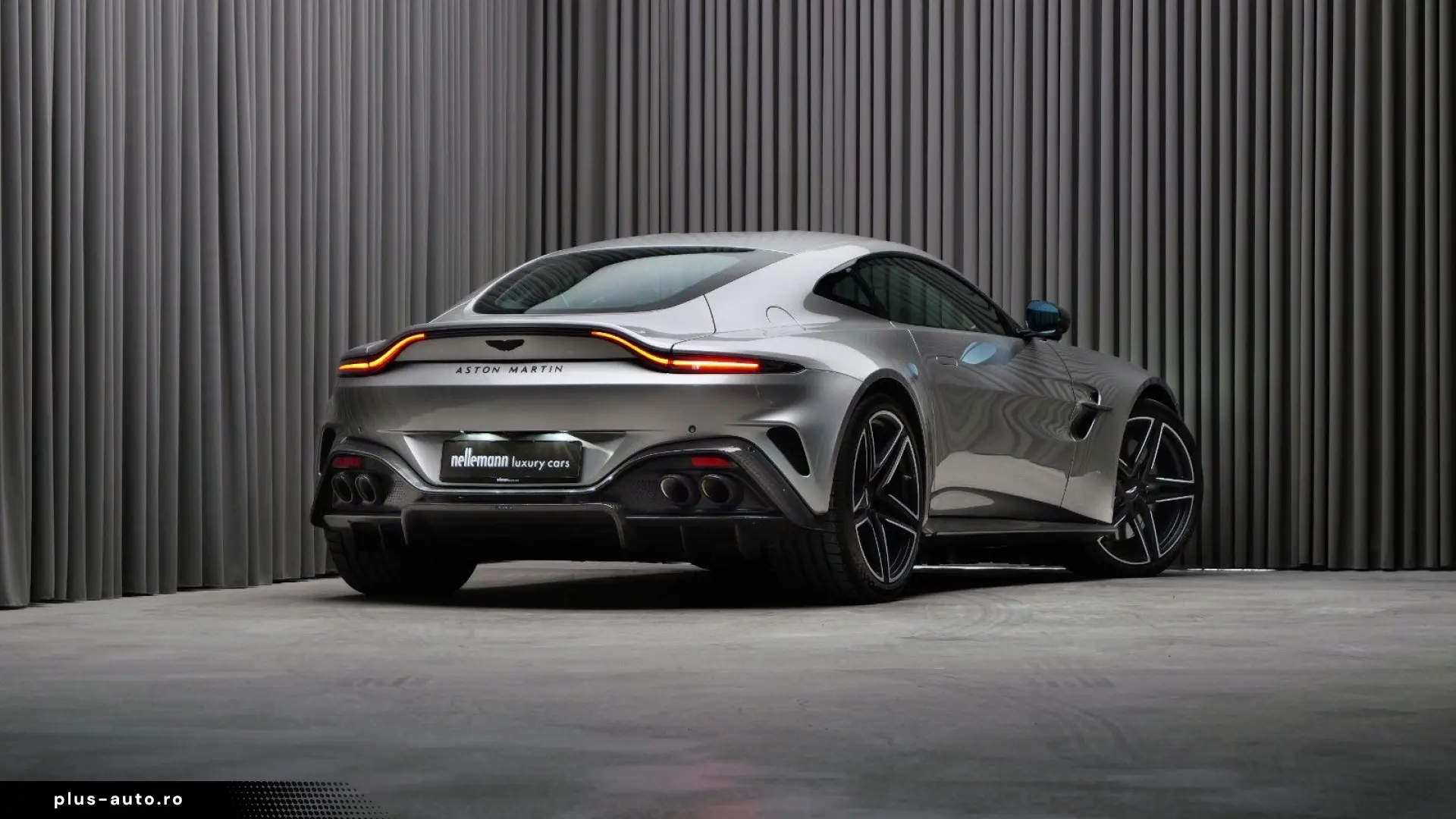 ASTON MARTIN w. Full Carbon Pack and B&W Audio