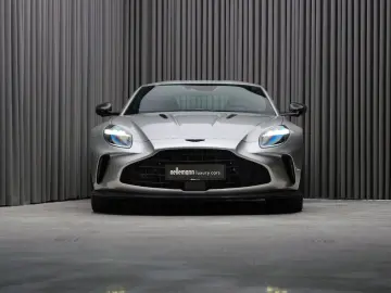 ASTON MARTIN w. Full Carbon Pack and B&W Audio