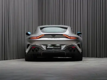 ASTON MARTIN w. Full Carbon Pack and B&W Audio