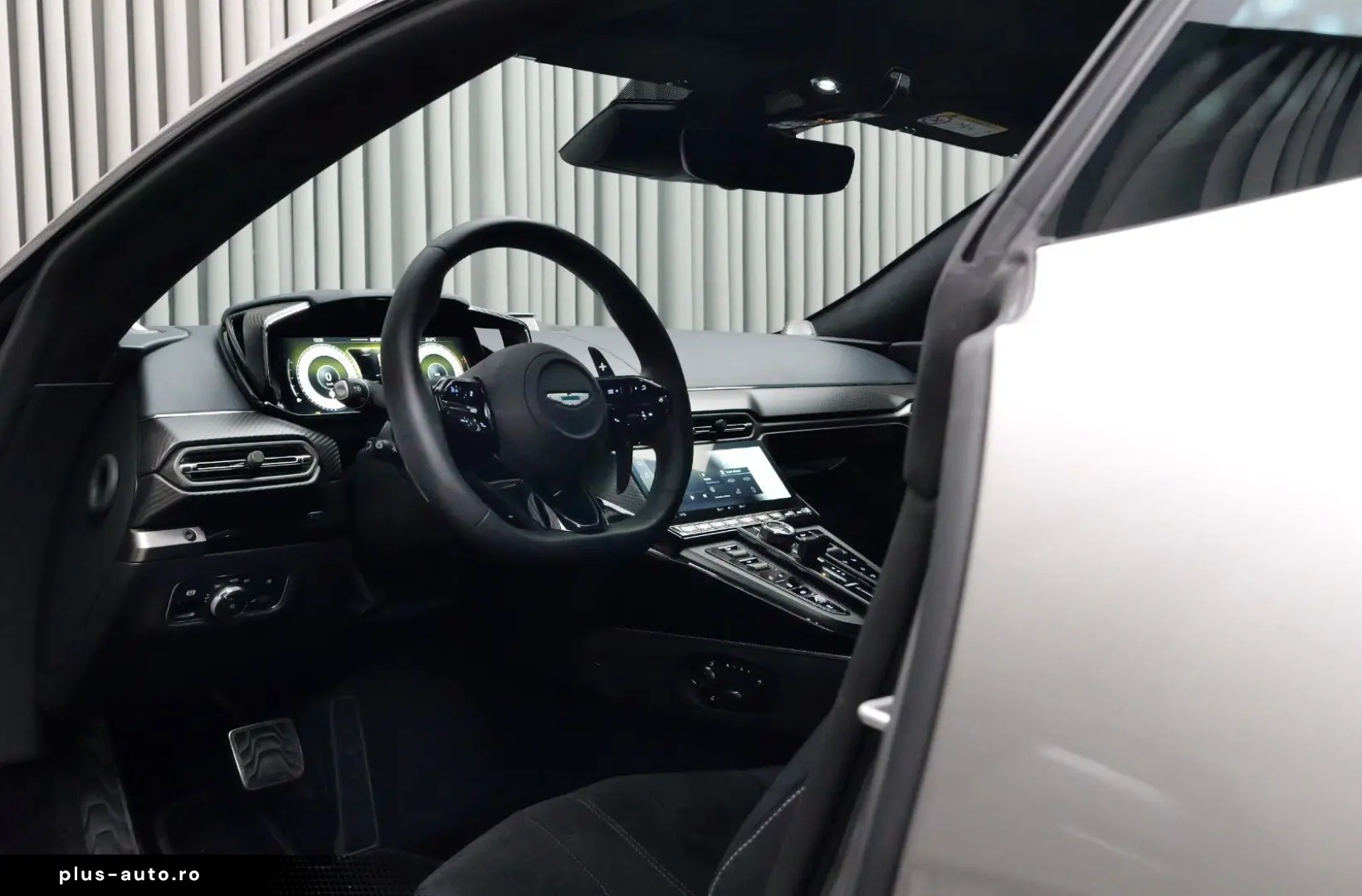ASTON MARTIN w. Full Carbon Pack and B&W Audio