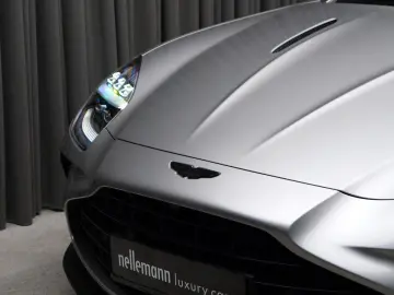 ASTON MARTIN w. Full Carbon Pack and B&W Audio