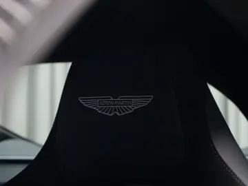 ASTON MARTIN w. Full Carbon Pack and B&W Audio