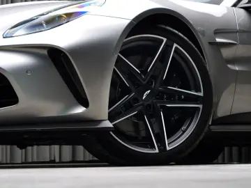 ASTON MARTIN w. Full Carbon Pack and B&W Audio