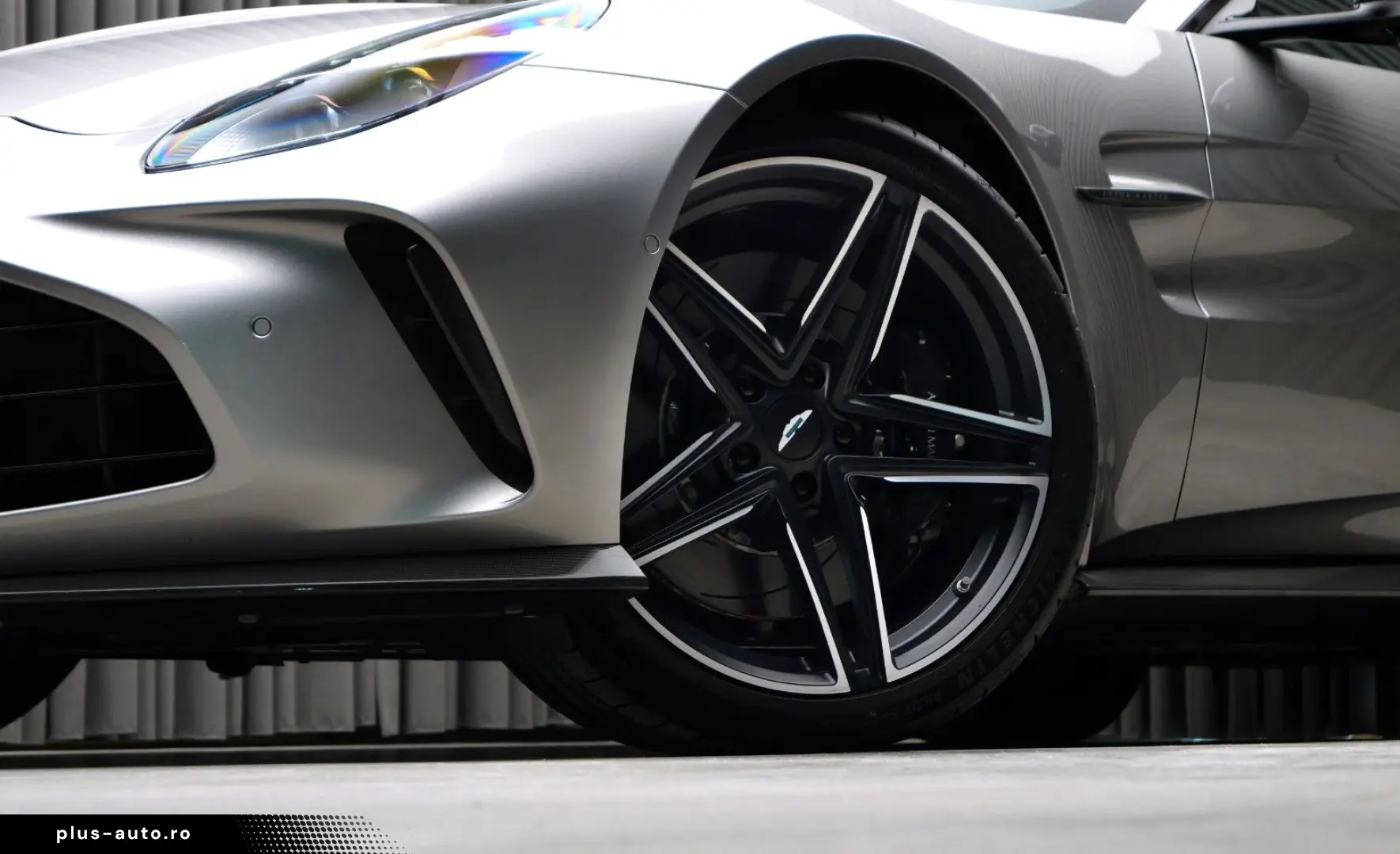 ASTON MARTIN w. Full Carbon Pack and B&W Audio