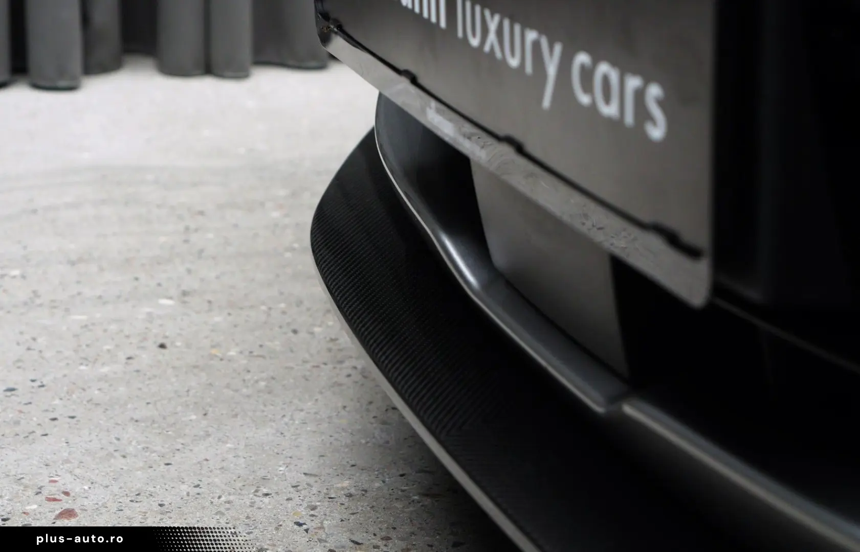ASTON MARTIN w. Full Carbon Pack and B&W Audio