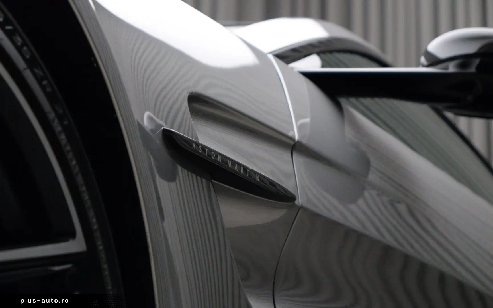 ASTON MARTIN w. Full Carbon Pack and B&W Audio