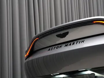 ASTON MARTIN w. Full Carbon Pack and B&W Audio