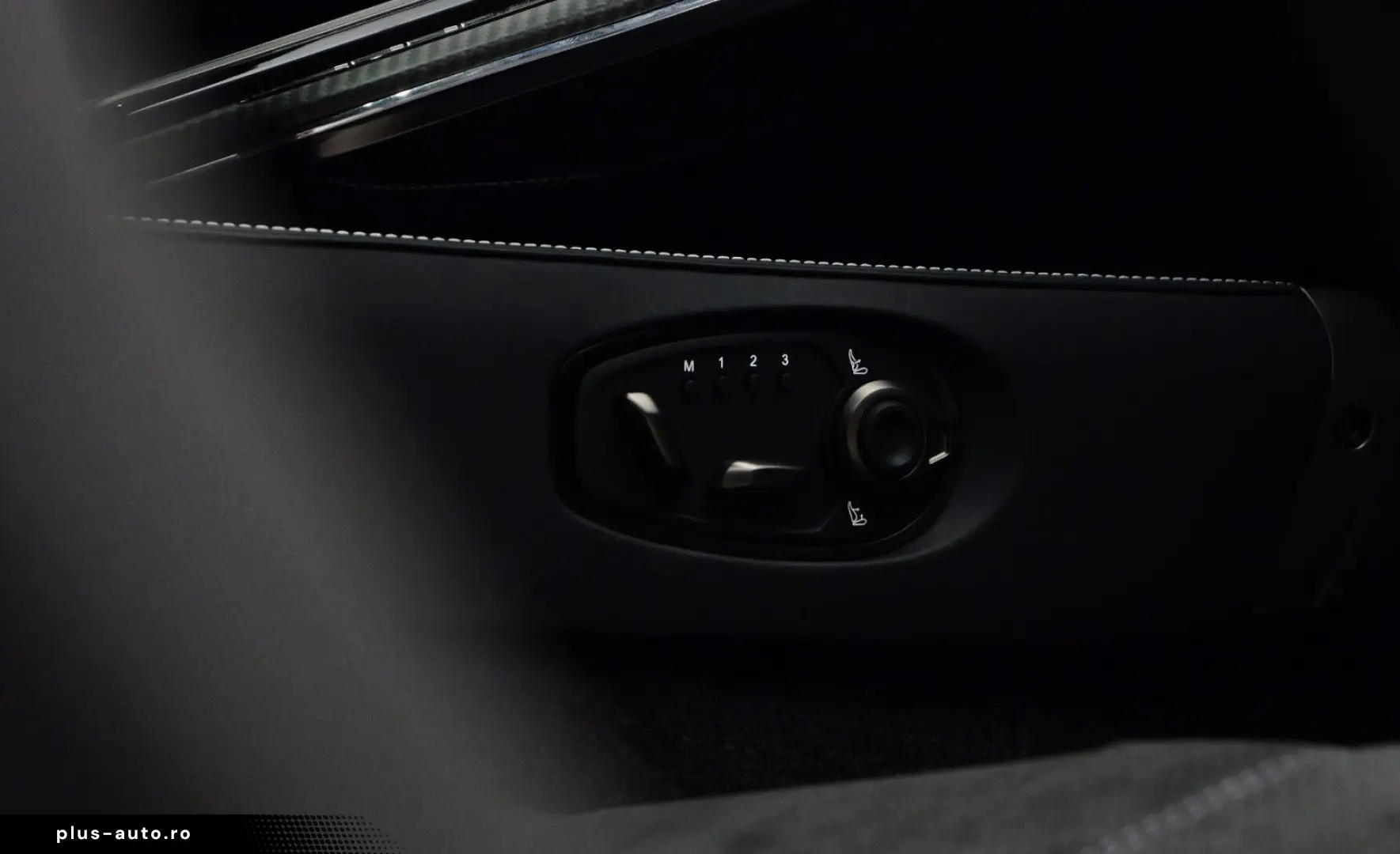 ASTON MARTIN w. Full Carbon Pack and B&W Audio