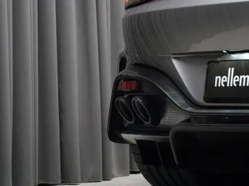 ASTON MARTIN w. Full Carbon Pack and B&W Audio