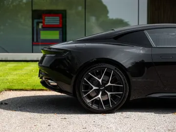 ASTON MARTIN 4.0 V8   COUPE   BOWERS & WILKINS   360    VAT