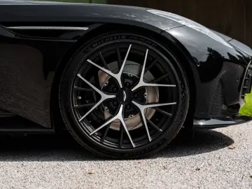 ASTON MARTIN 4.0 V8   COUPE   BOWERS & WILKINS   360    VAT