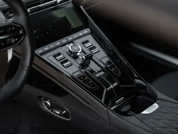 ASTON MARTIN 4.0 V8   COUPE   BOWERS & WILKINS   360    VAT