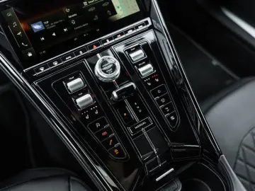 ASTON MARTIN 4.0 V8   COUPE   BOWERS & WILKINS   360    VAT